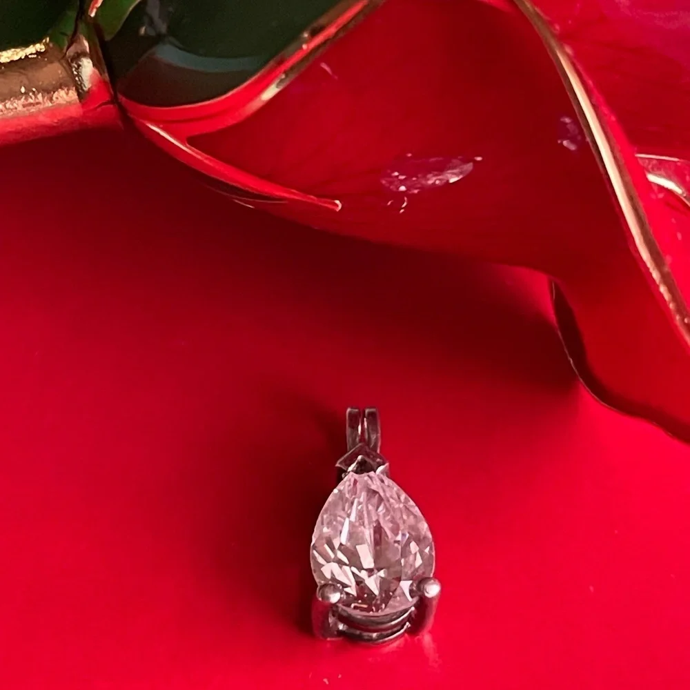 925 Silver Pendant,Elegant Silver Pendant with Clear Gemstone